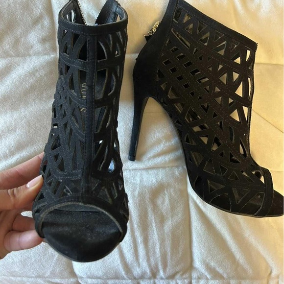 Black guess heels - Picture 2 of 2